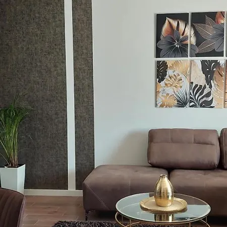 Lux Novi Park Apartmán