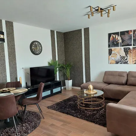 Lux Novi Park * Vrdnik