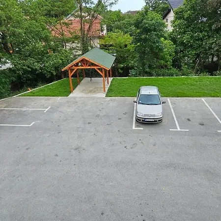 Lux Novi Park