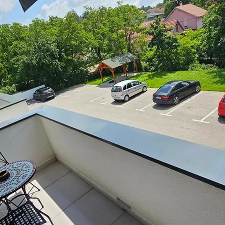 Lux Novi Park Apartmán