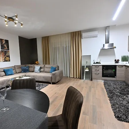 Apartament Lux Novi Park *