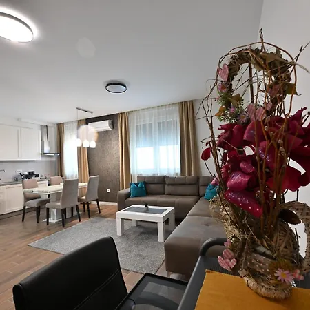 Lux Novi Park Apartament Vrdnik