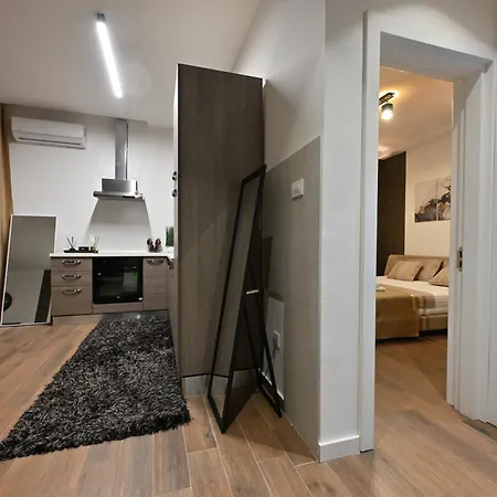 Lux Novi Park Apartament *