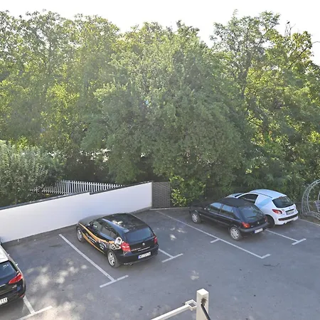 Lux Novi Park Apartmán