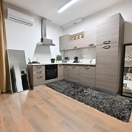Apartament Lux Novi Park