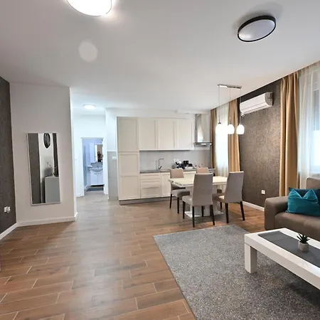 Apartament Lux Novi Park *