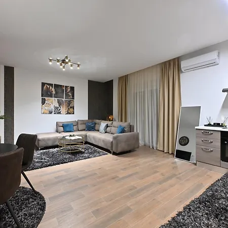 Lux Novi Park Apartmán *