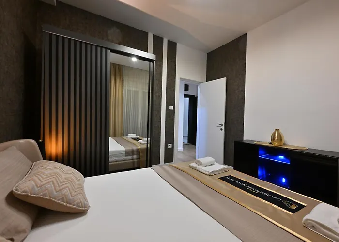 Lux Novi Park Apartament